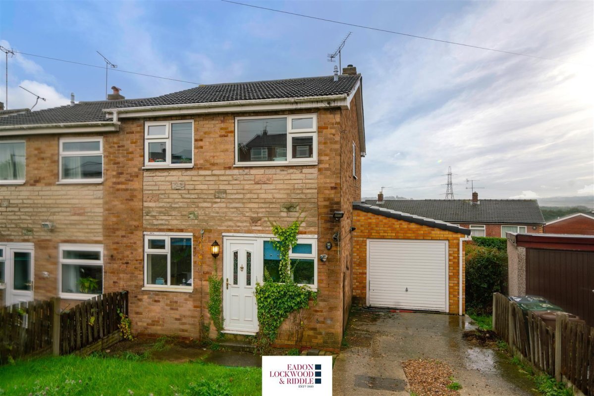 3 bedroom property for sale in Wensleydale Drive, Brinsworth, Rotherham