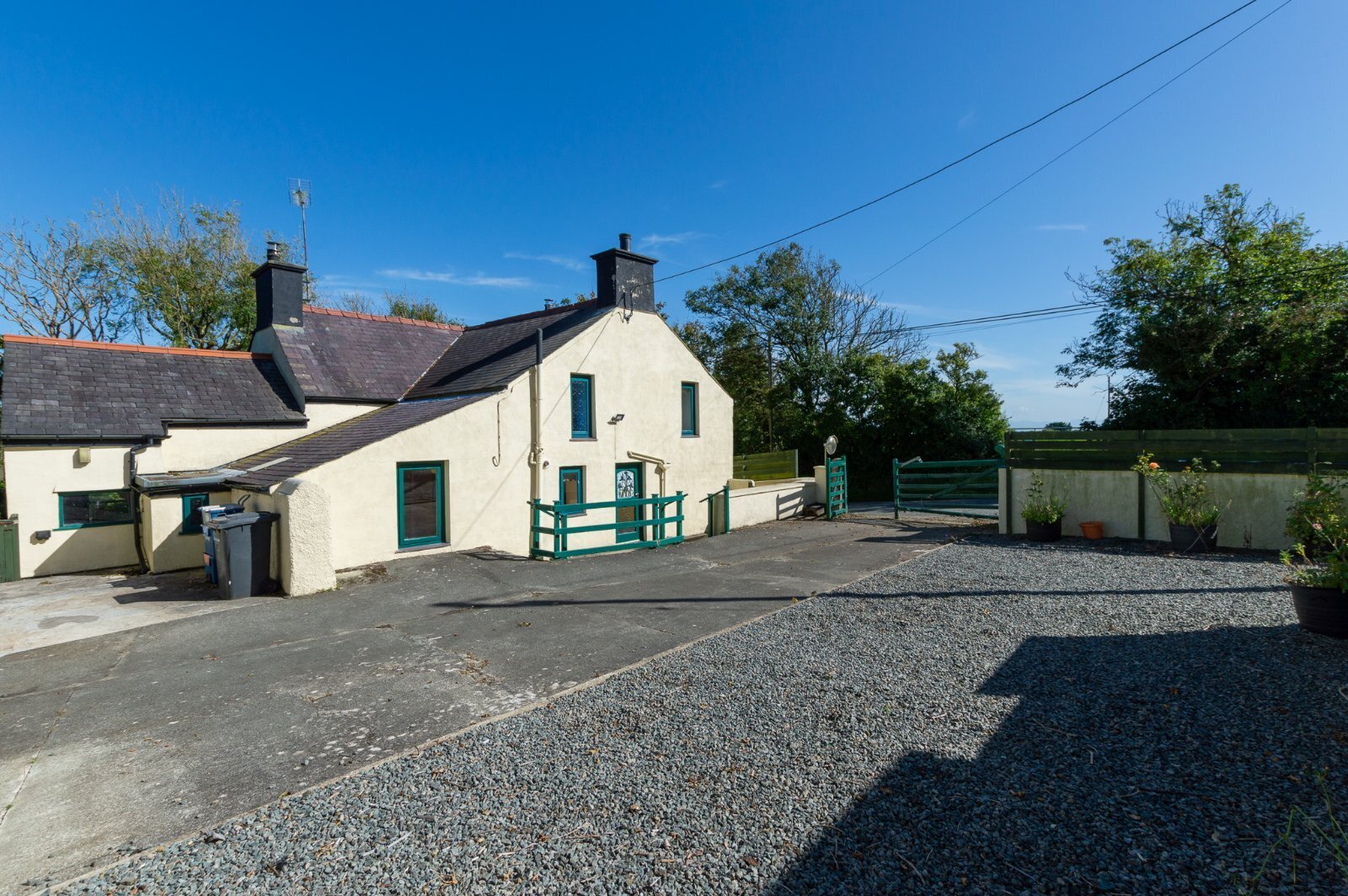 4 bedroom property for sale in Llanerchymedd, Isle of Anglesey, LL71