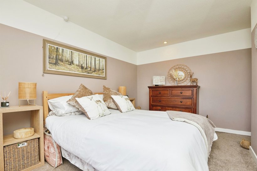 Wroxham Close, Shelton Lock, DERBY 2 bedroom detached bungalow