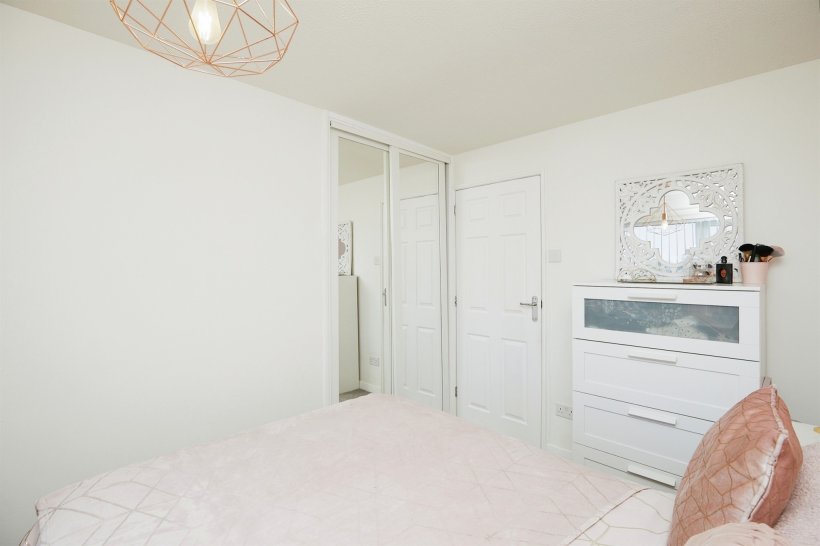 Wroxham Close, Shelton Lock, DERBY 2 bedroom detached bungalow