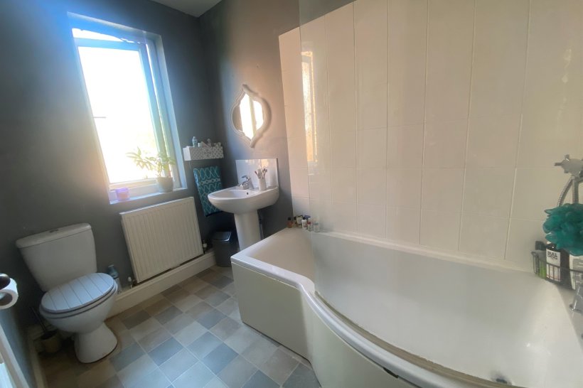 Clarence Road, Nunthorpe, Middlesbrough 3 bedroom semidetached house