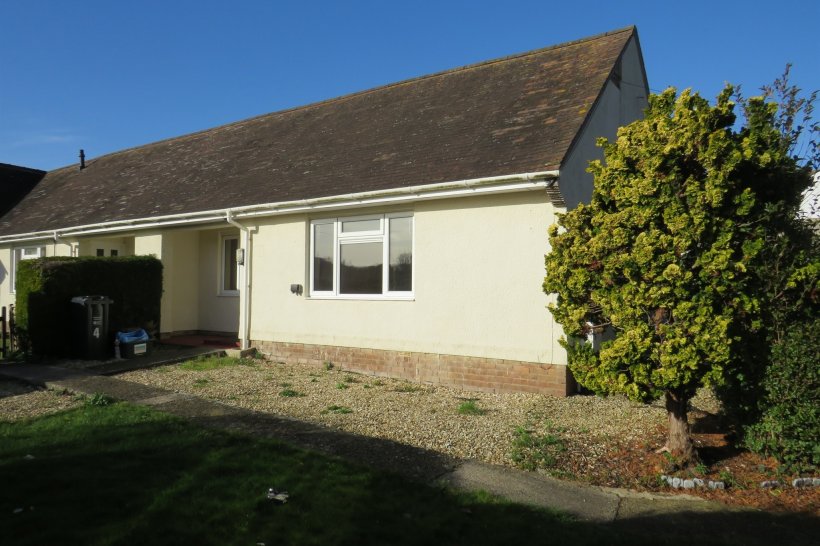Love Lane, Ilminster 1 bedroom terraced bungalow Fox & Sons