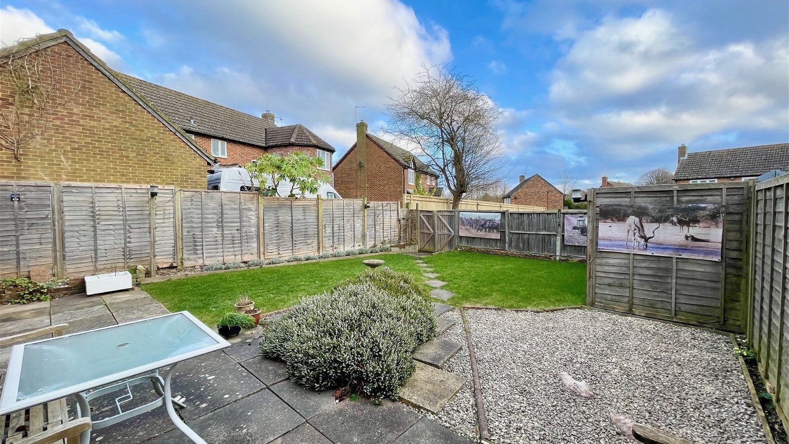 3 bedroom property for sale in Inkpen Road, Kintbury, RG17 9TX £330,000