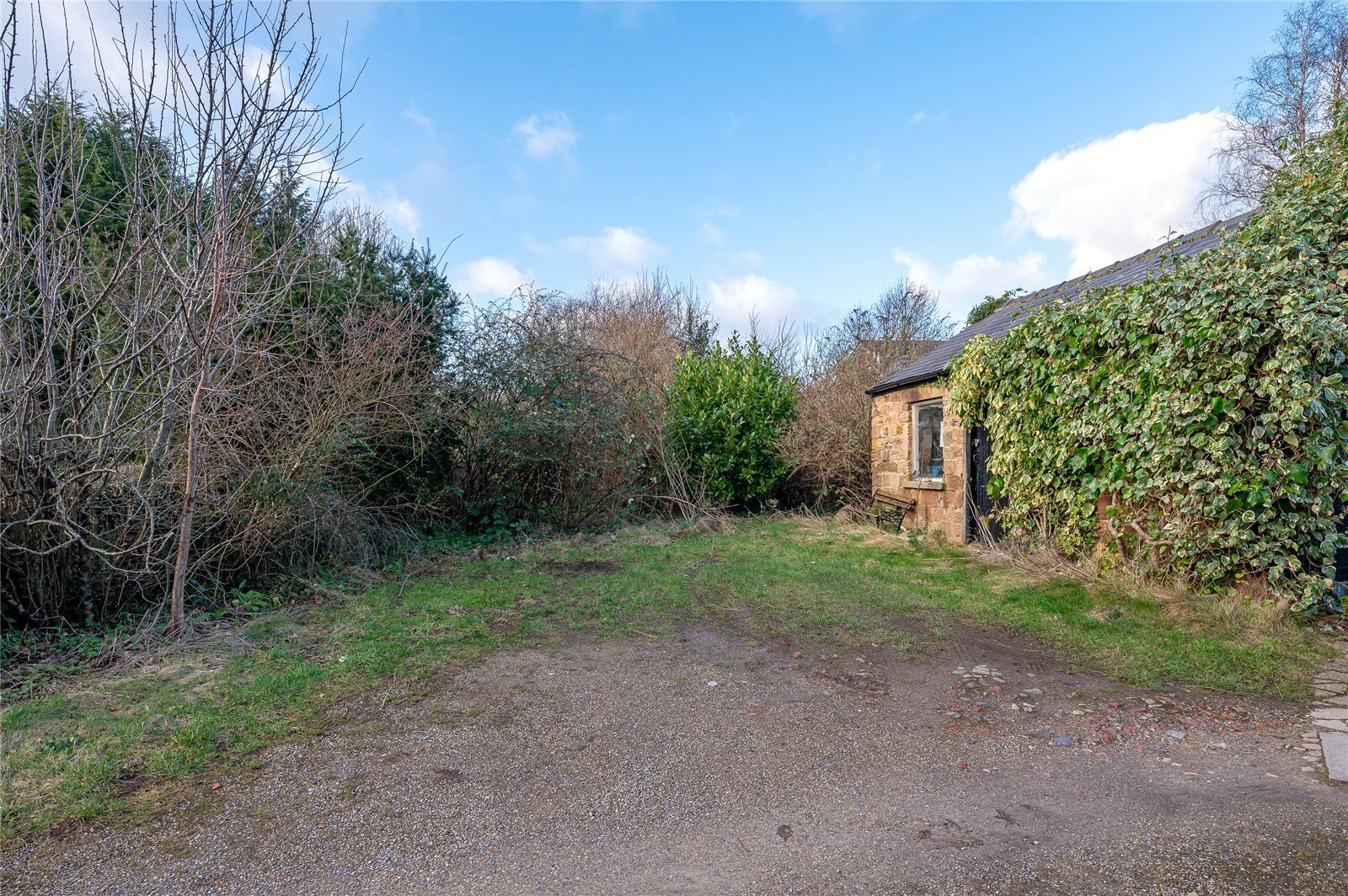 3 bedroom property for sale in Whitegate, East Keswick, LS17 Guide