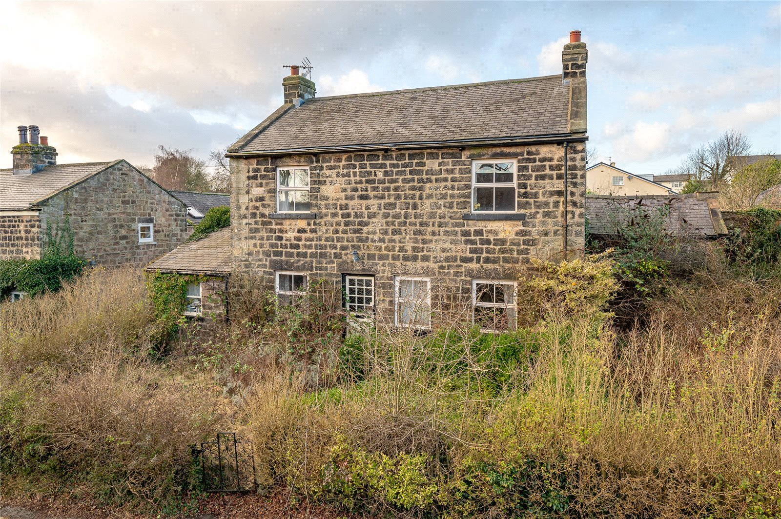 3 bedroom property for sale in Whitegate, East Keswick, LS17 Guide