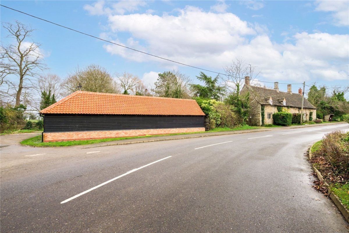 4 bedroom property for sale in Main Street, Lutton, Northamptonshire