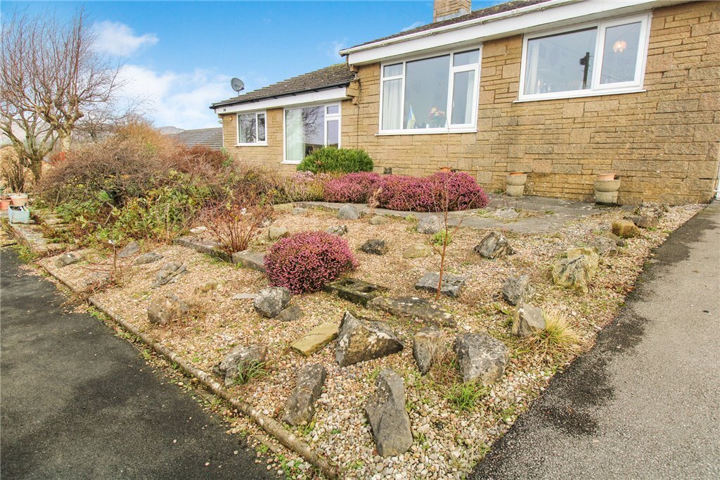 2 bedroom property for sale in Moorview Way, Skipton, BD23 Guide