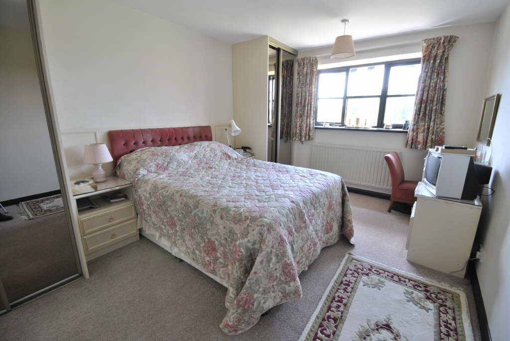 3 bedroom property for sale in Pear Tree Mews, Loversall, Doncaster
