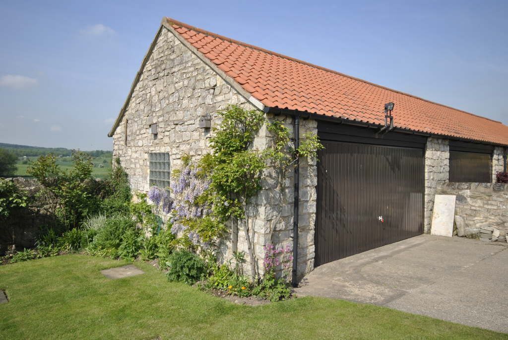 3 bedroom property for sale in Pear Tree Mews, Loversall, Doncaster