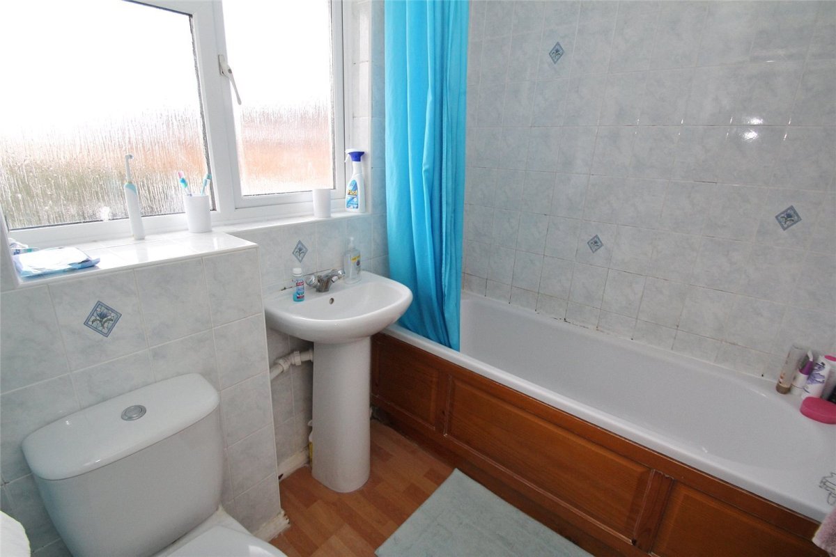3 bedroom property for sale in Woodrush Crescent, Locks Heath