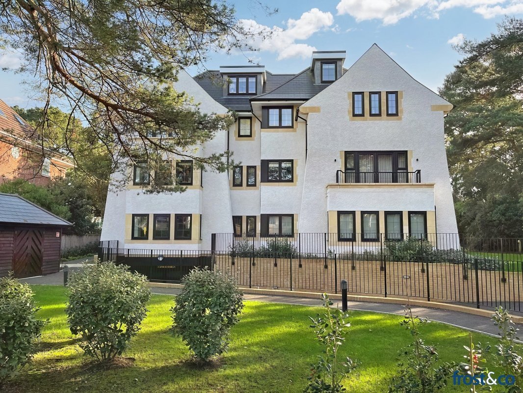 2 bedroom property for sale in Haven Road, Canford Cliffs, Poole