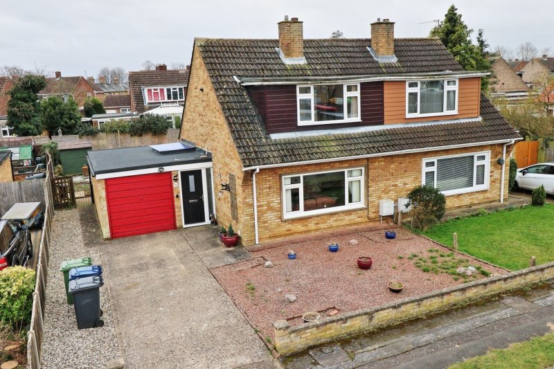 3 bedroom property for sale in Orchard Close, Eaton Ford, St Neots