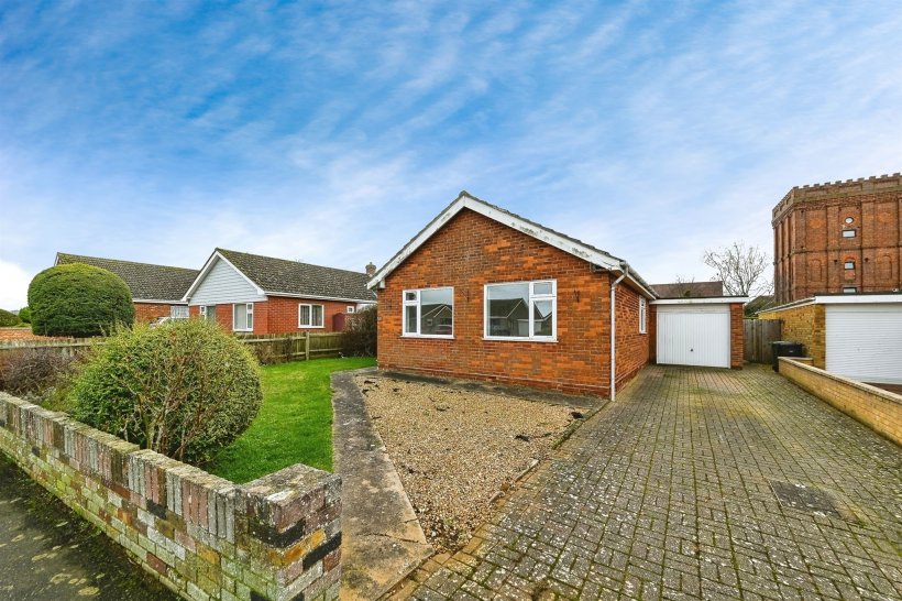 Collingwood Road, Hunstanton 3 bedroom detached bungalow William H