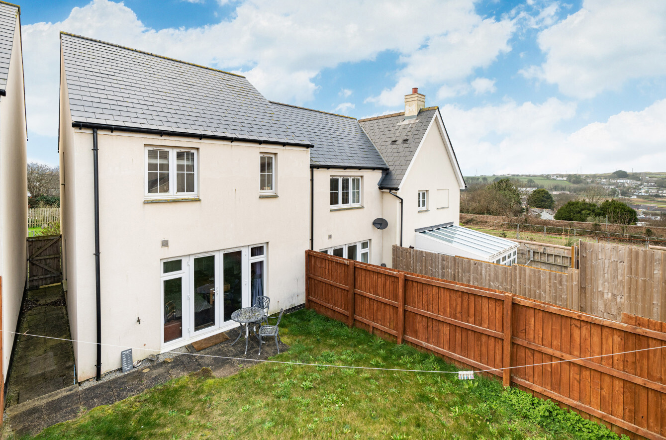3 bedroom property for sale in Pool Meadow Walk, Hayle, Cornwall, TR27