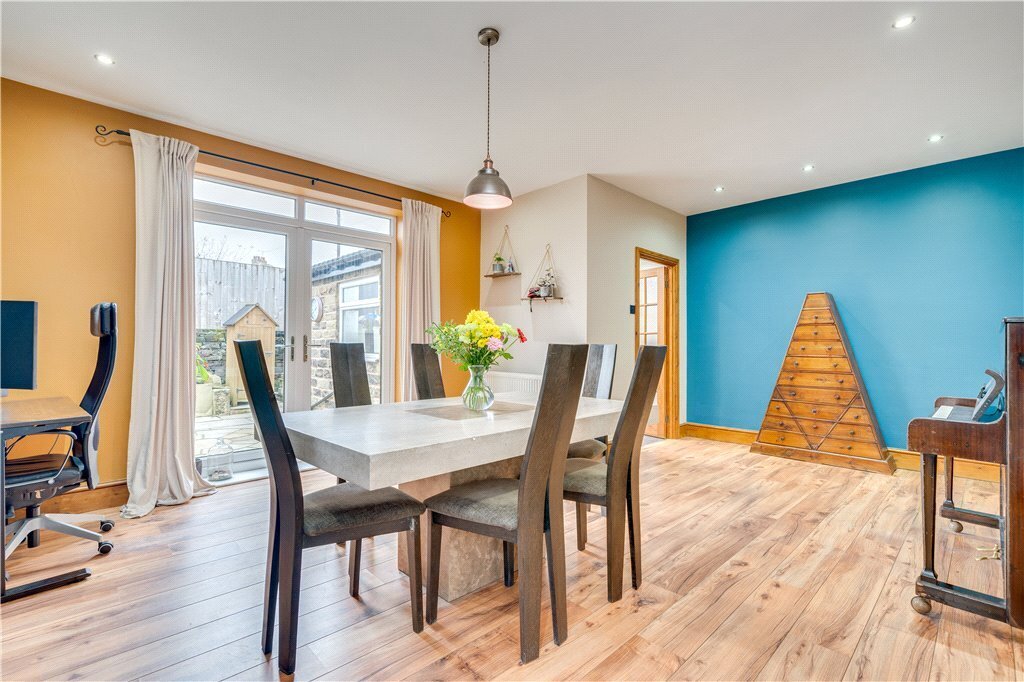 3 bedroom property for sale in Rufford Drive, Yeadon, Leeds, LS19