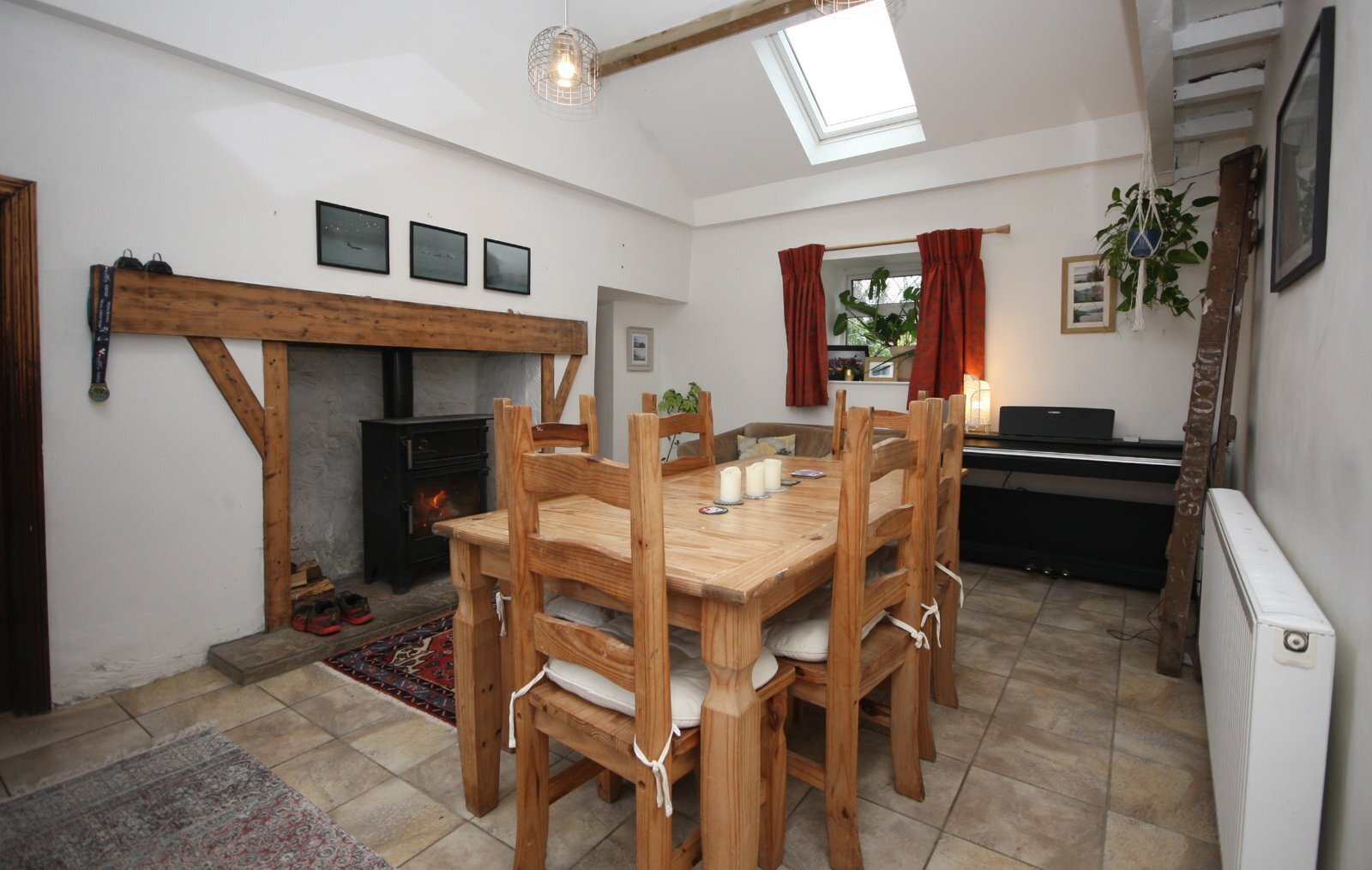 3 bedroom property for sale in Llanrug, Caernarfon, Gwynedd, LL55 £