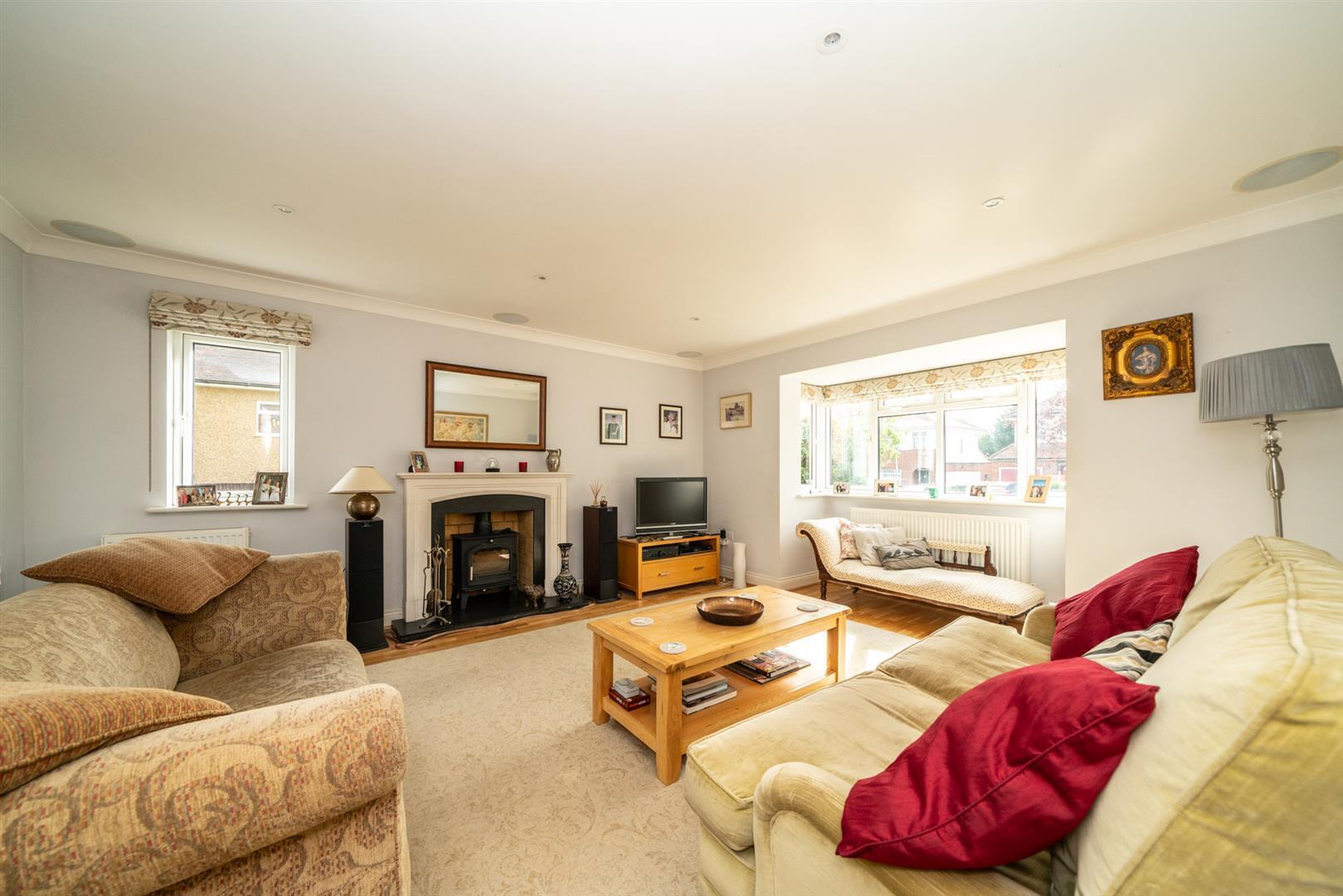 4 bedroom property for sale in Kingshill Avenue, St. Albans Guide