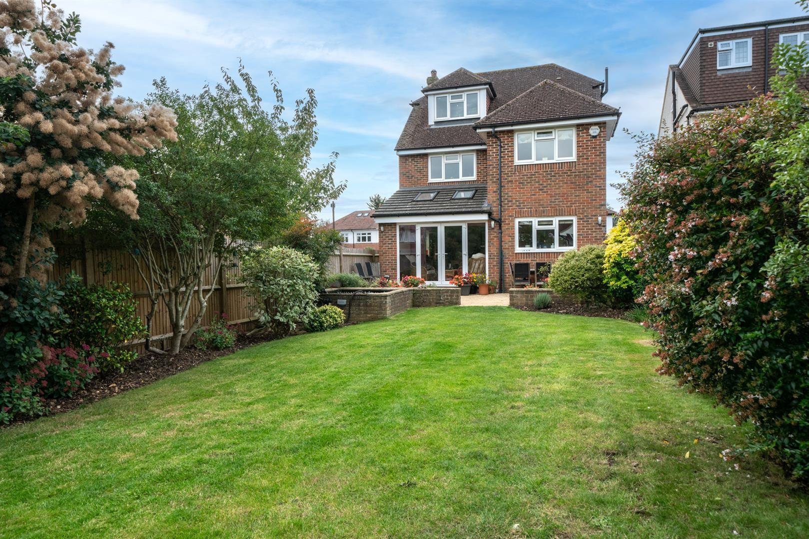 4 bedroom property for sale in Kingshill Avenue, St. Albans Guide