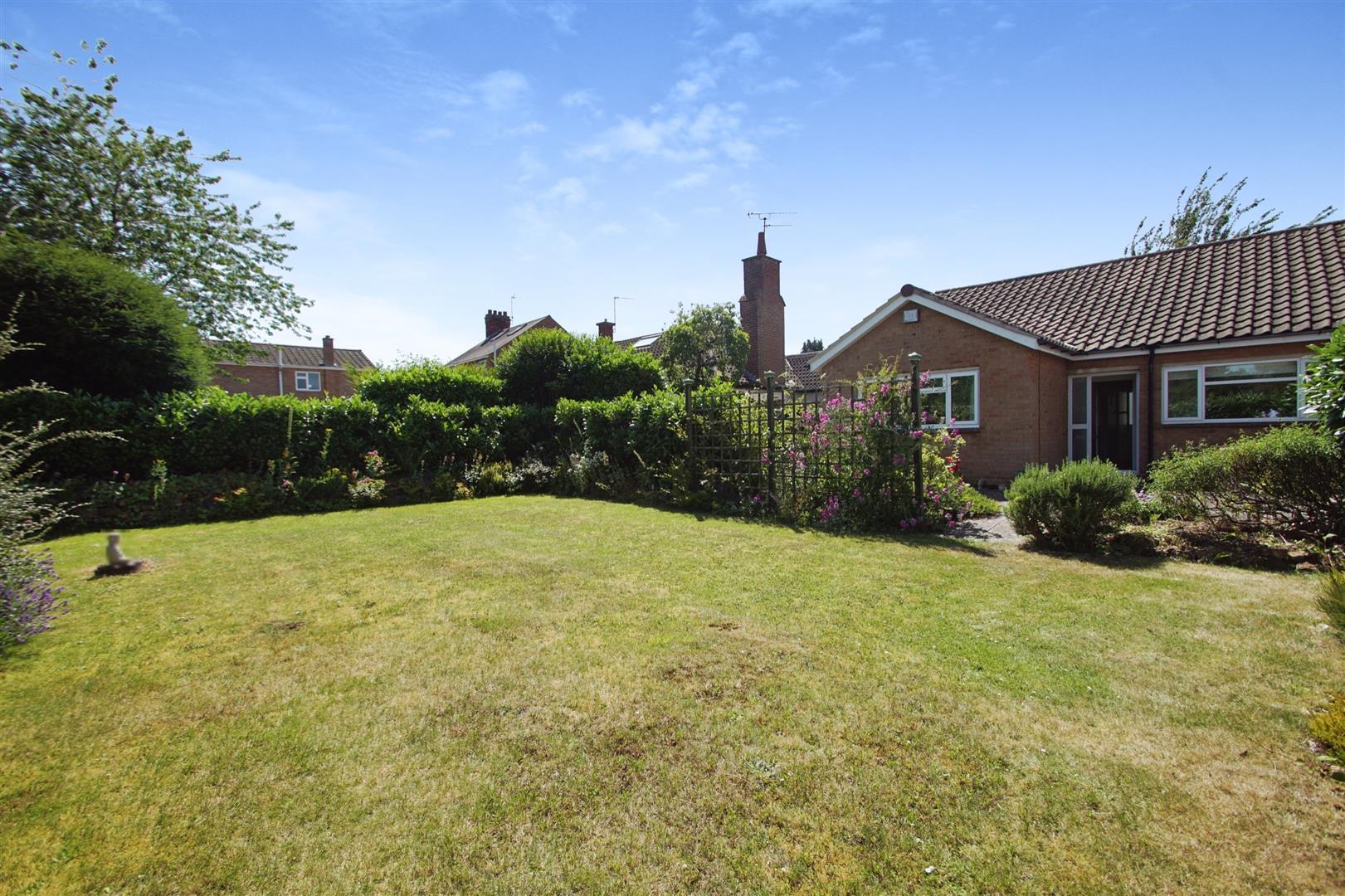 2 bedroom property for sale in Langton Road, Rugby Guide price £415,000