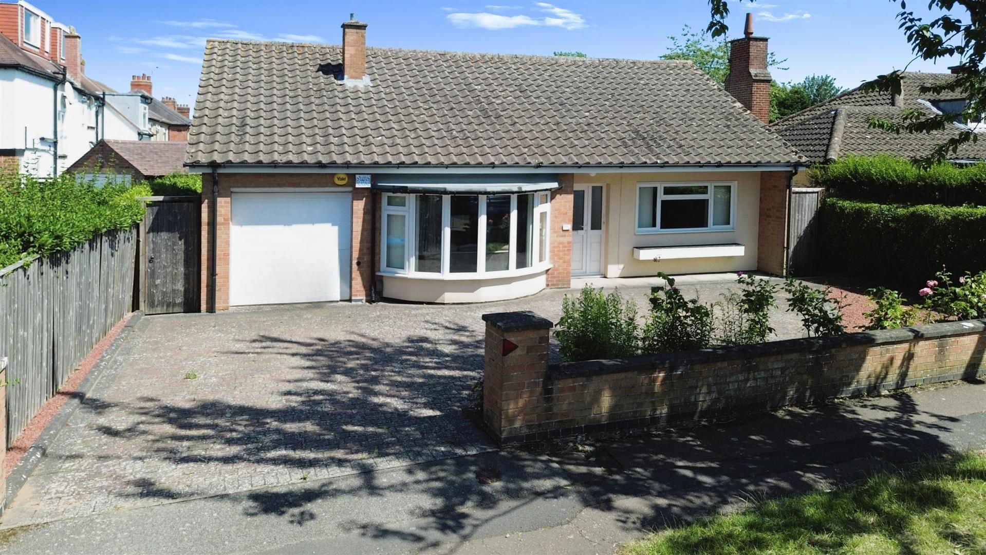 2 bedroom property for sale in Langton Road, Rugby Guide price £415,000