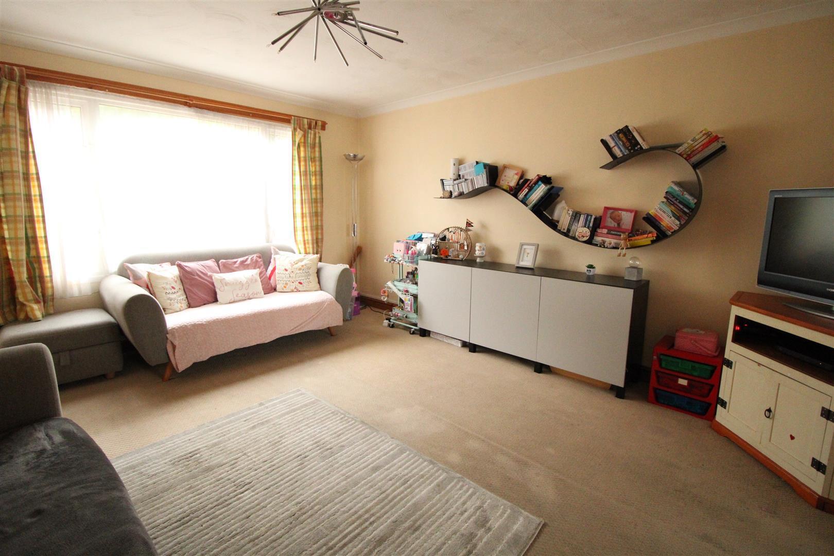 3 bedroom property for sale in Admirals Way, Daventry £190,000