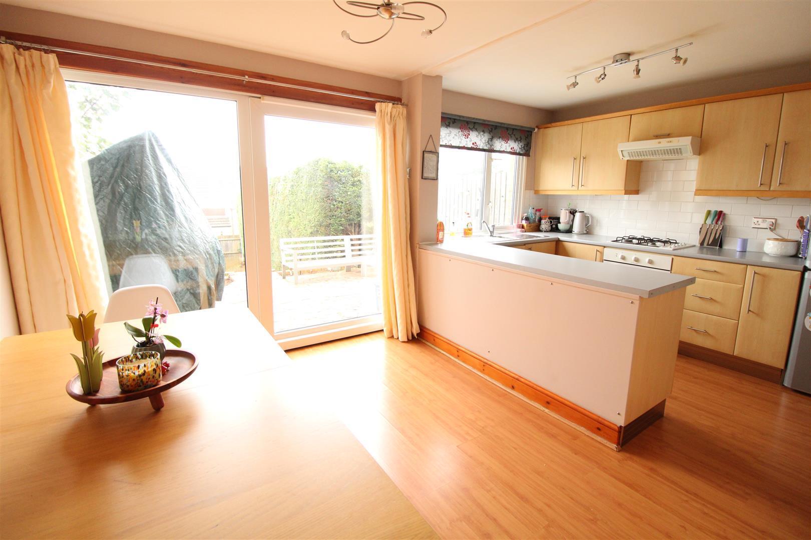 3 bedroom property for sale in Admirals Way, Daventry £190,000