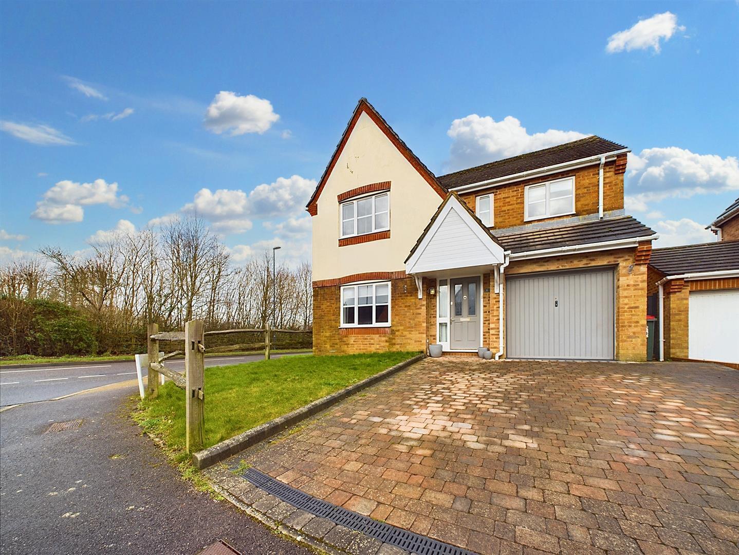 4 bedroom property for sale in Ruston Close, Maidenbower £595,000