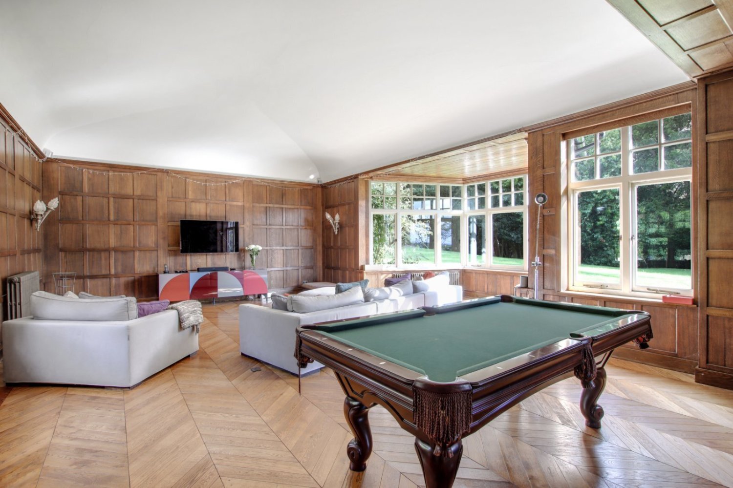 JacksonStops 10 bedroom property for sale in Chelwood Gate Road, Chelwood Gate, TN22 Guide