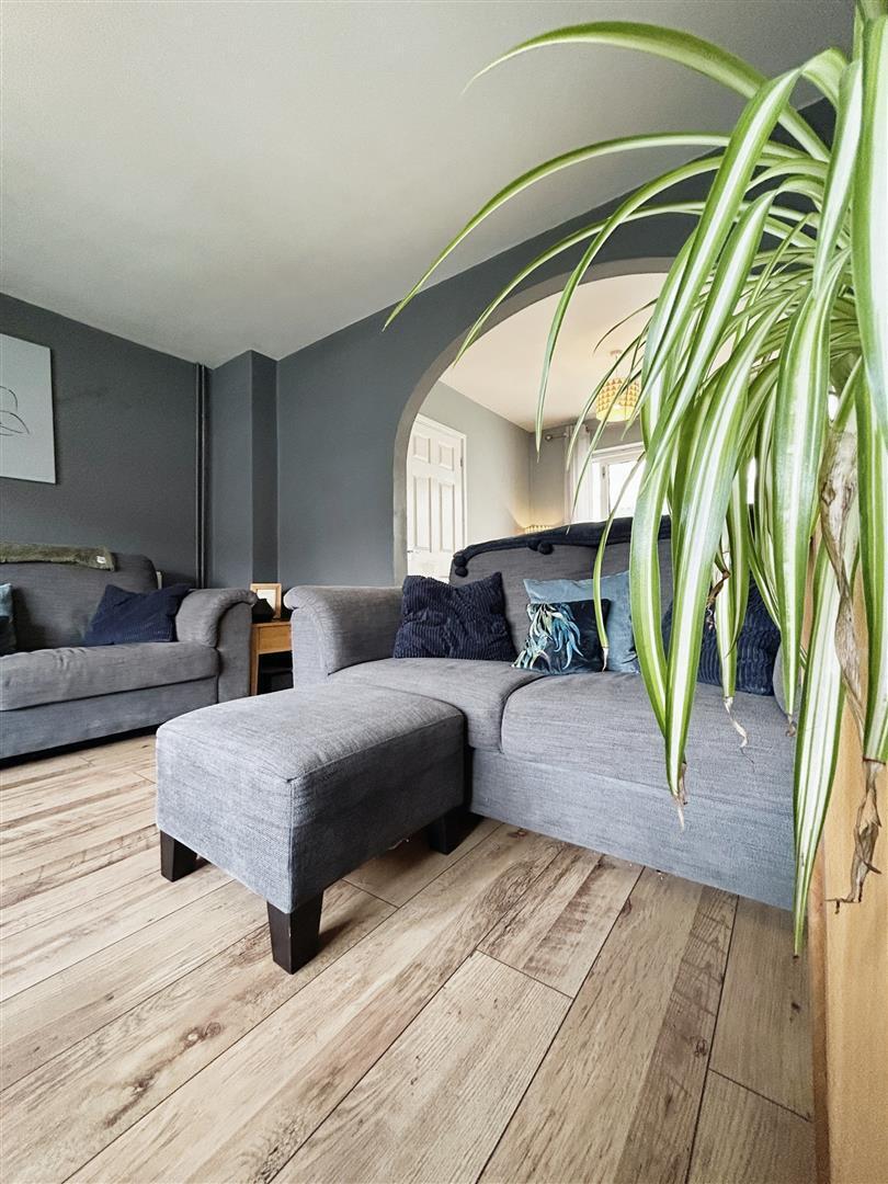 3 bedroom property for sale in Woodward Close, Whitnash, Leamington Spa