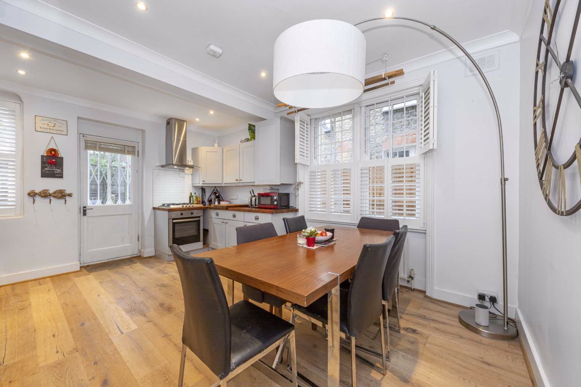 Jacksons 2 bedroom property for sale in Aristotle Road, Clapham £