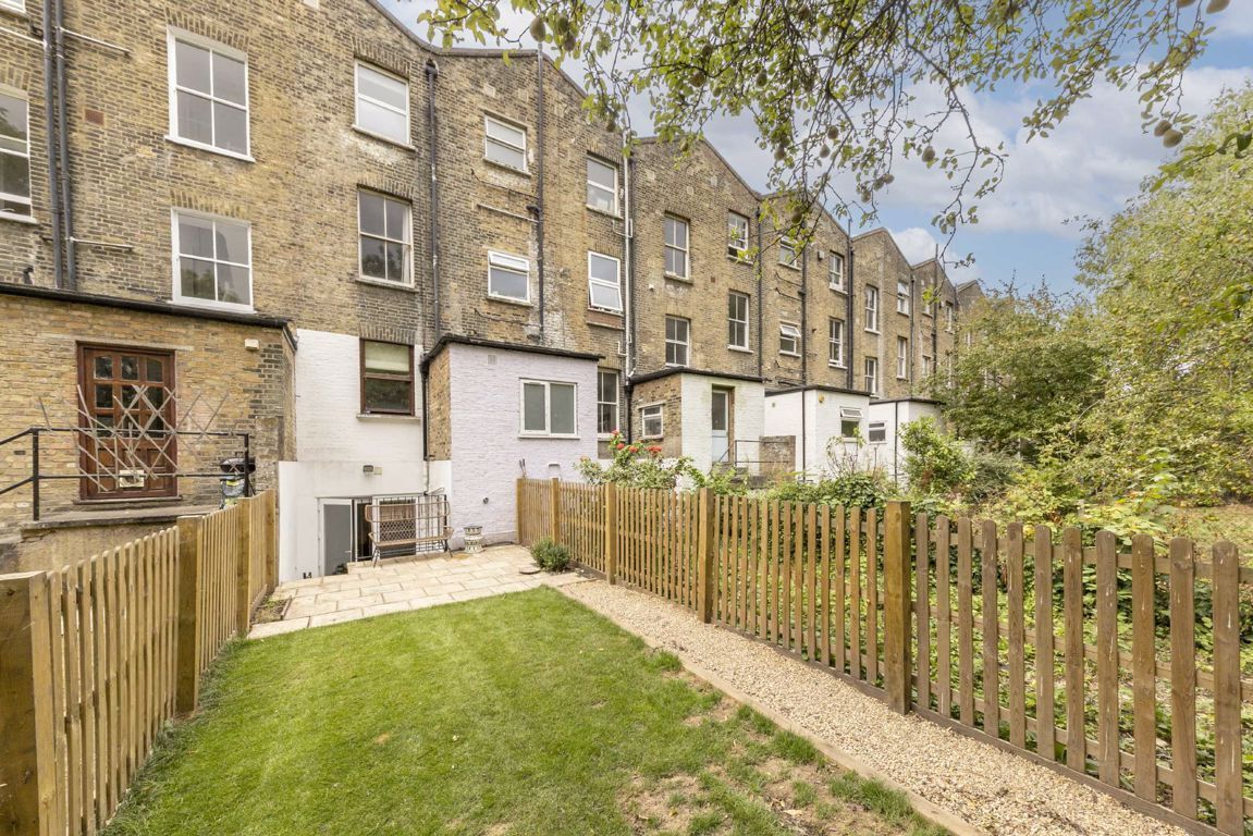 Jacksons 1 bedroom property for sale in Byrne Road, Balham £515,000