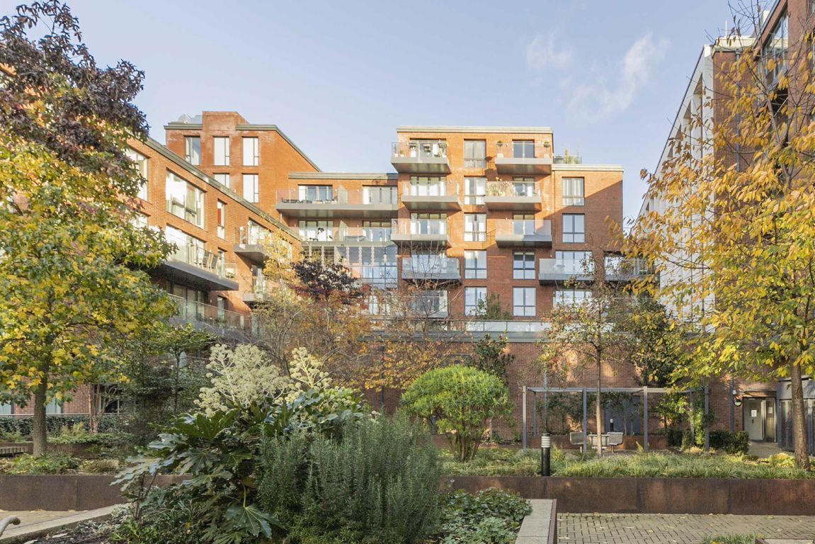 Jacksons 2 bedroom property to let in Gaumont Place, Streatham Hill £2,550 pcm