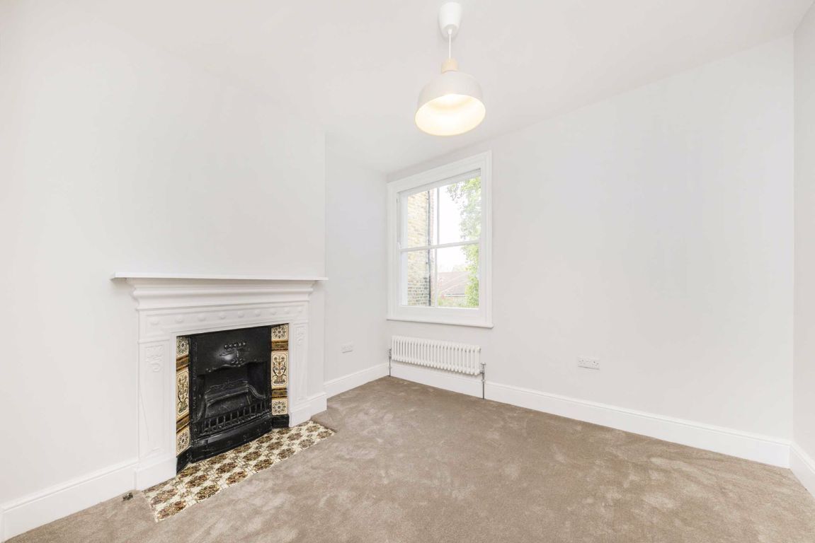 Jacksons 3 bedroom property for sale in Mantilla Road, Tooting £600,000