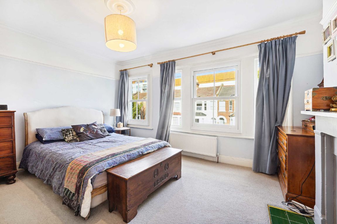 Jacksons 3 bedroom property to let in Ellora Road, Streatham £2,700 pcm