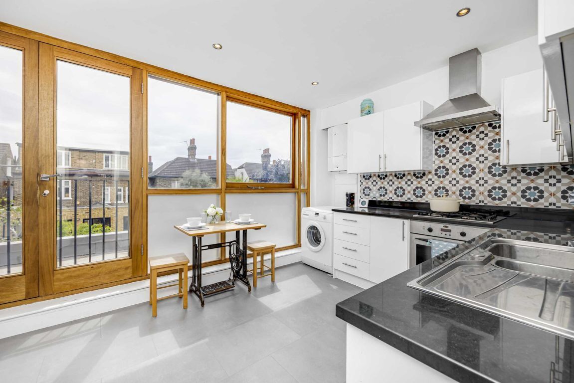 Jacksons 2 bedroom property for sale in Crockerton Road, Wandsworth