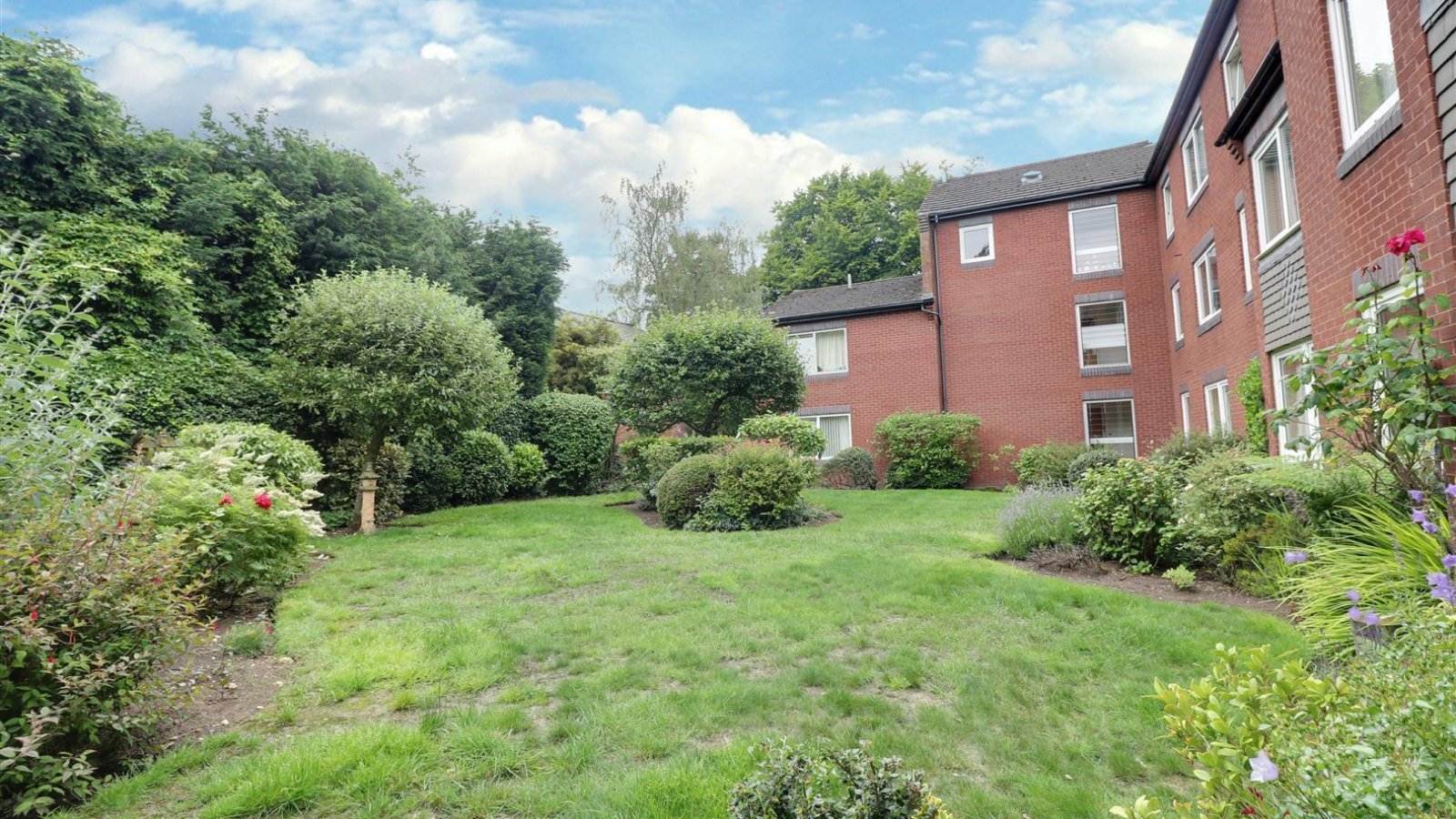 1 bedroom property for sale in Sandbach Road South, Alsager Guide