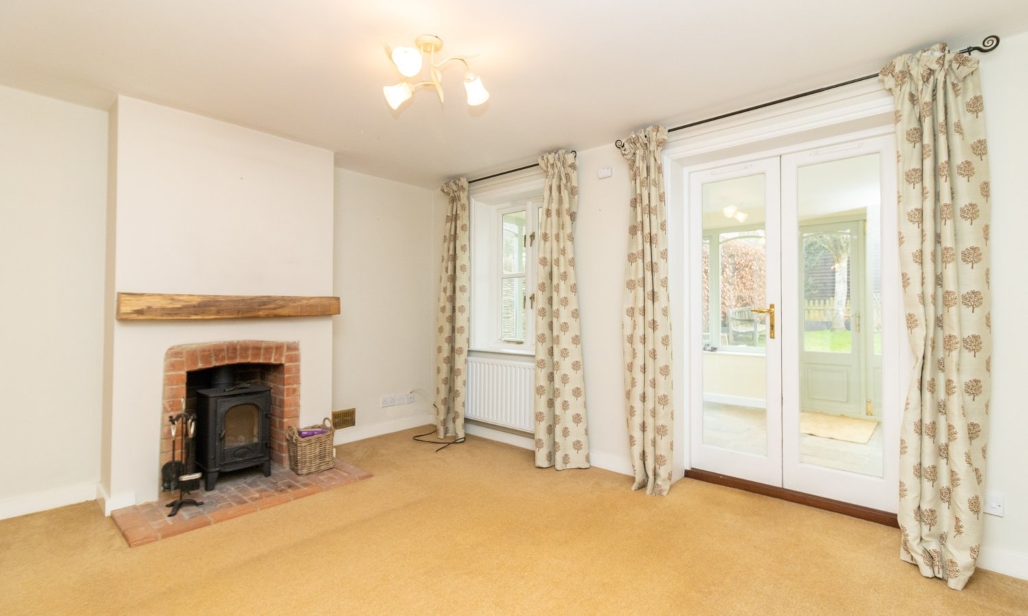 2 bedroom property to let in Alresford Road, Preston Candover