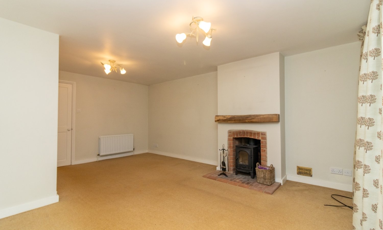 2 bedroom property to let in Alresford Road, Preston Candover