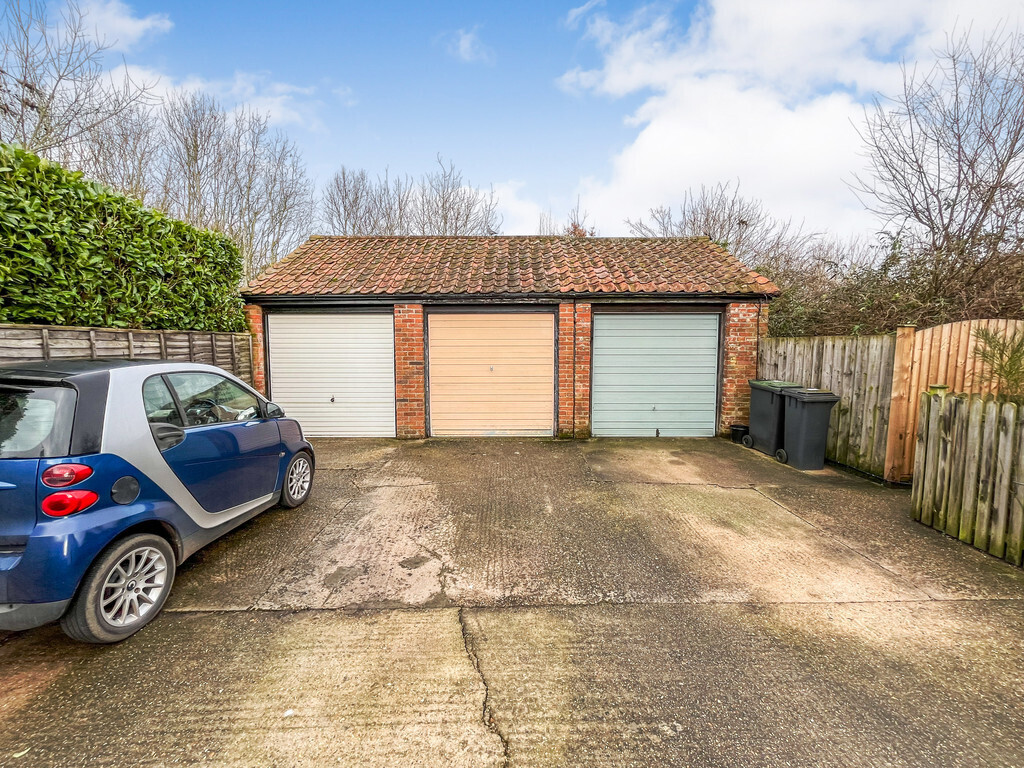 2 bedroom property for sale in New Street, Fressingfield Guide price