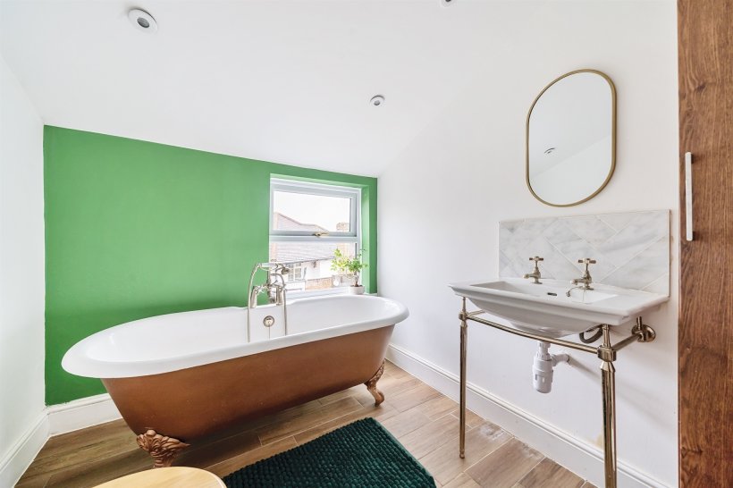 Goat Lane, Enfield 2 bedroom terraced house Barnfields