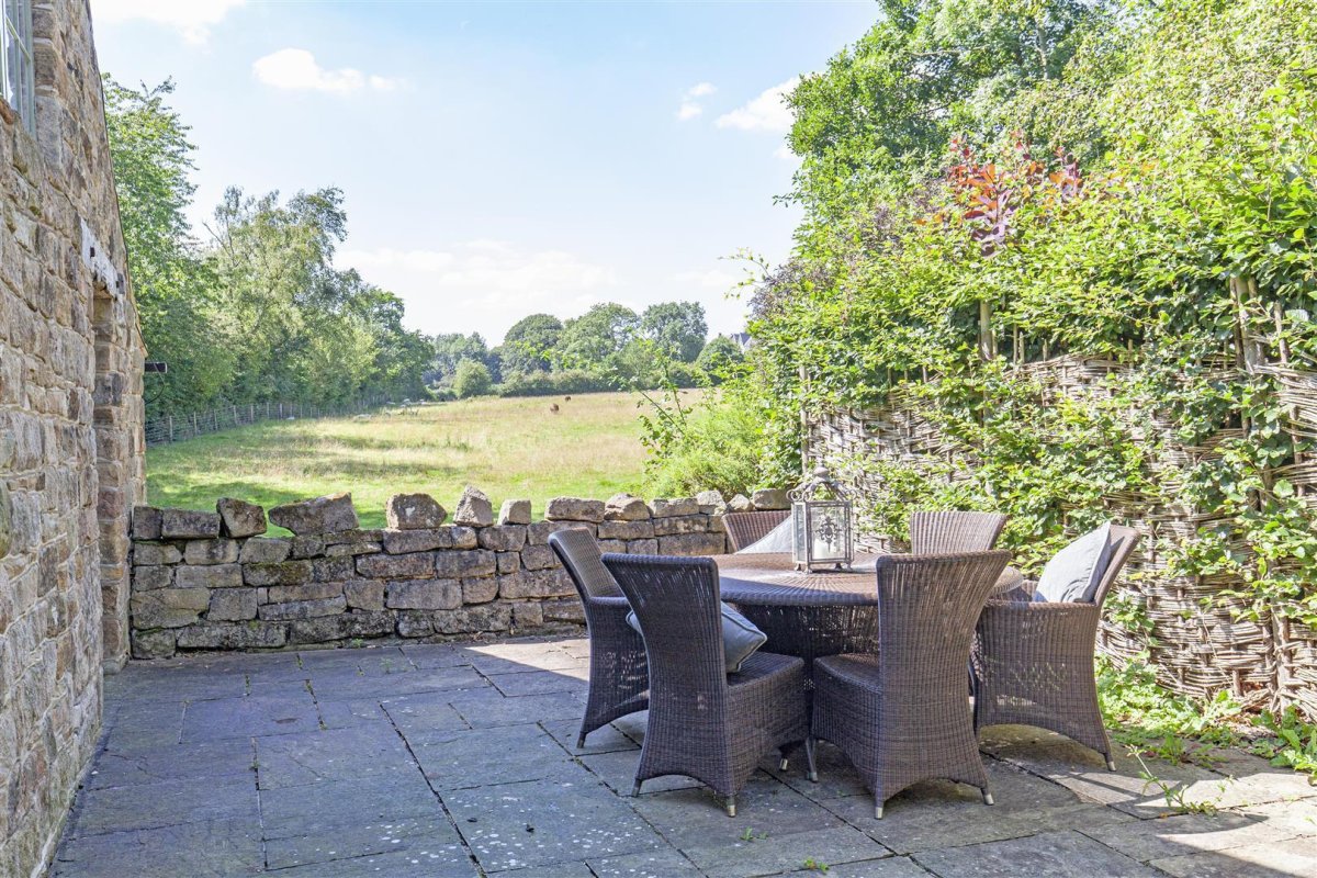 3 bedroom property for sale in Mill Lane, Hathersage, Hope Valley