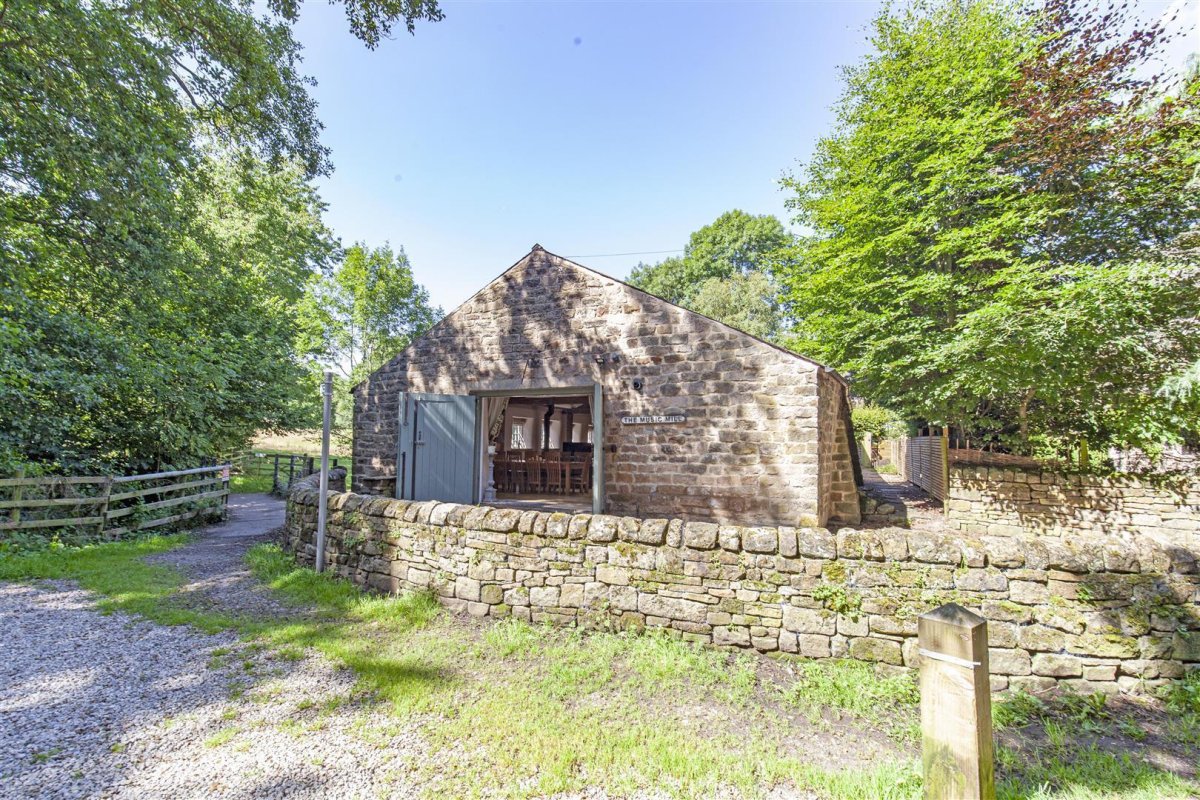 3 bedroom property for sale in Mill Lane, Hathersage, Hope Valley