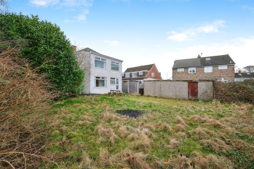 Barwick Road, Leeds 3 bedroom detached house William H Brown
