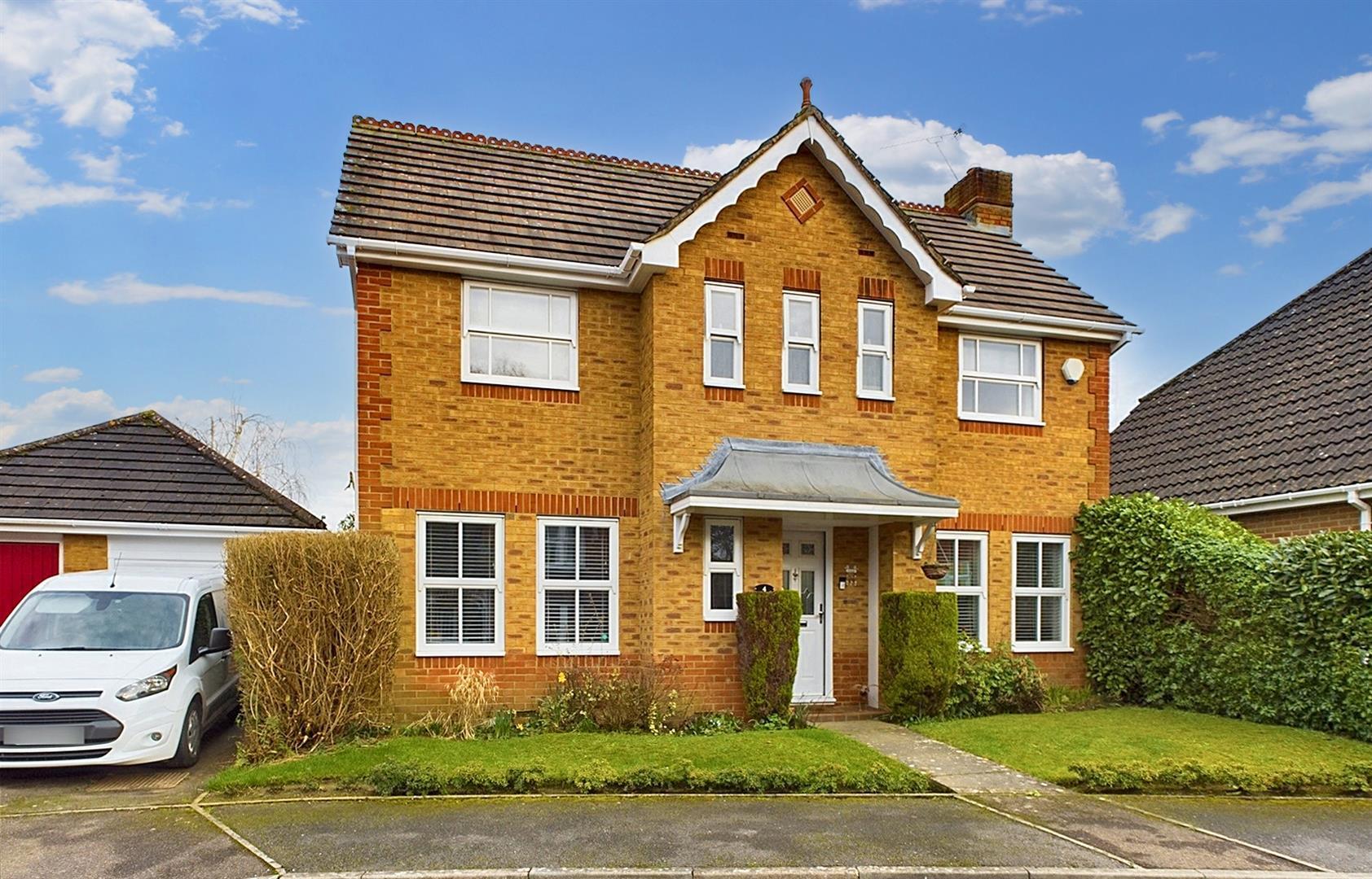 3 bedroom property for sale in Henley Close, Maidenbower £550,000