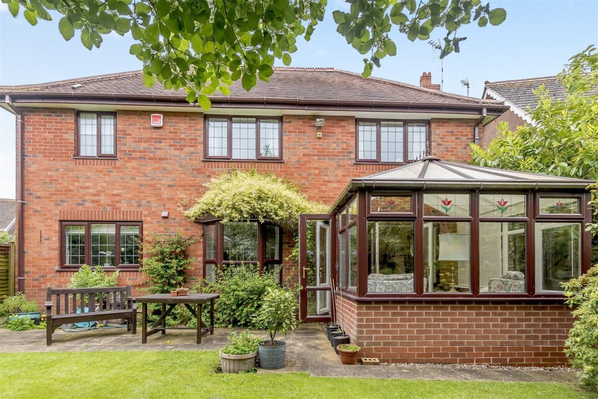 4 bedroom property for sale in Hawthorn Drive, Uppingham, Rutland