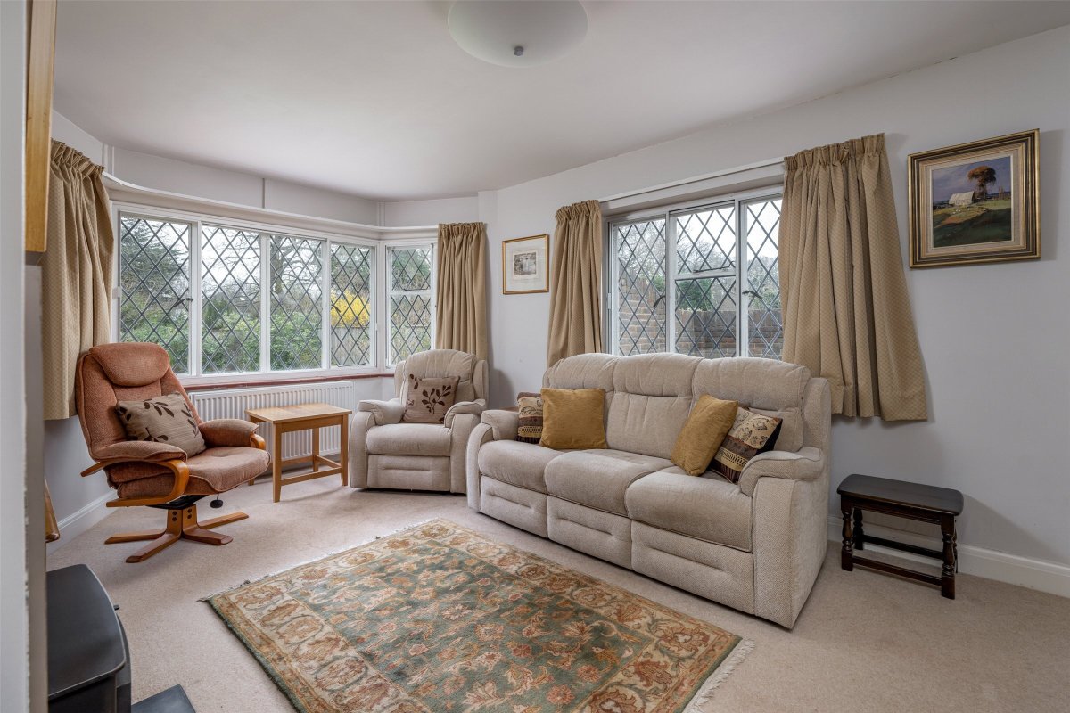 3 bedroom property for sale in Gardens, Horley, Surrey, RH6