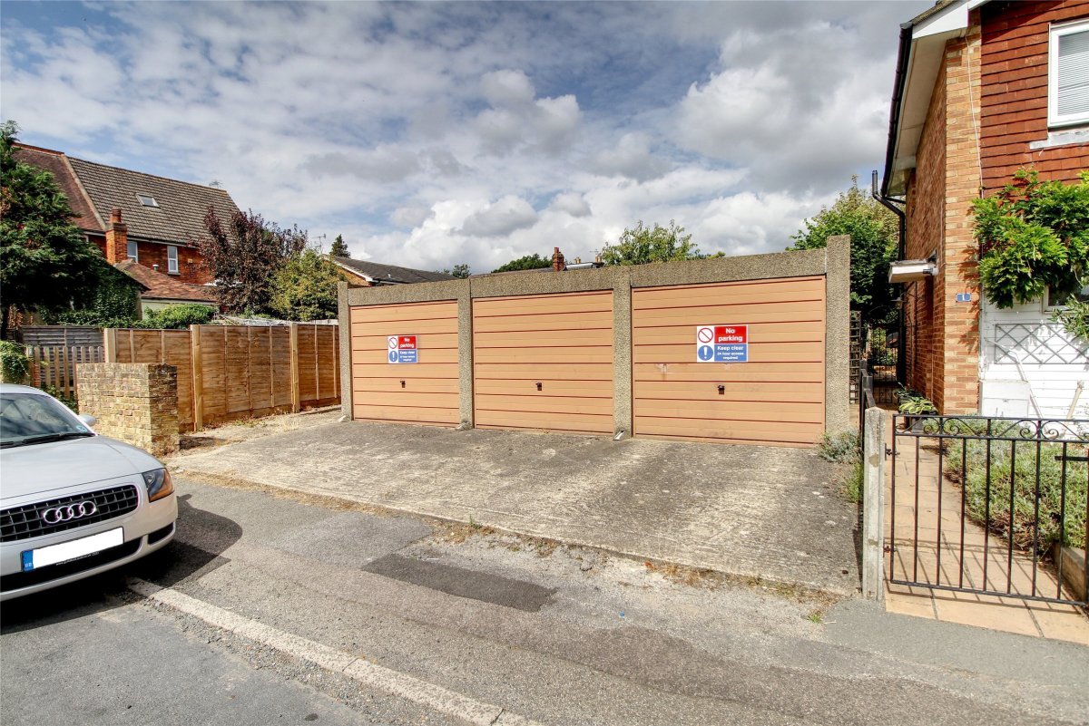 property for sale in Nutfield Road, Merstham, Redhill, Surrey, RH1 £