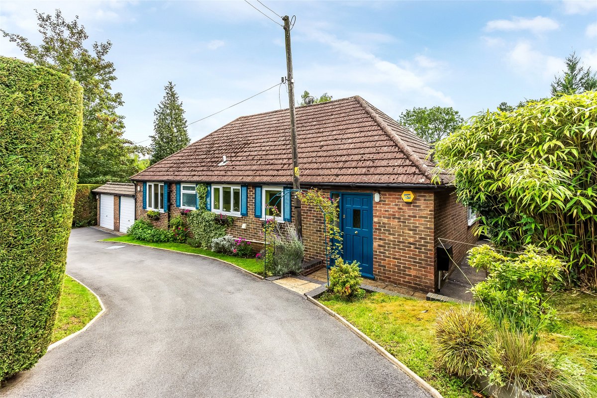 4 bedroom property for sale in Johns Road, Tatsfield, Kent, TN16 £725,000
