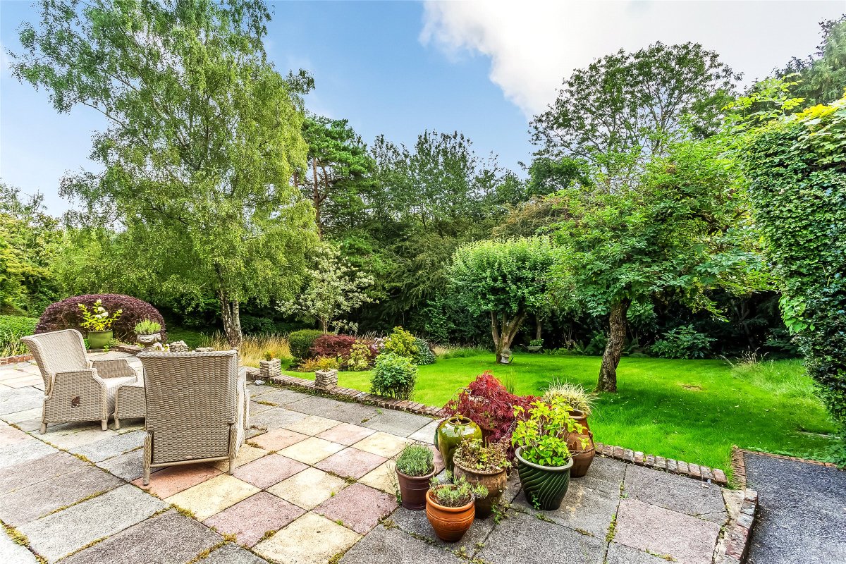 4 bedroom property for sale in Johns Road, Tatsfield, Kent, TN16 £725,000