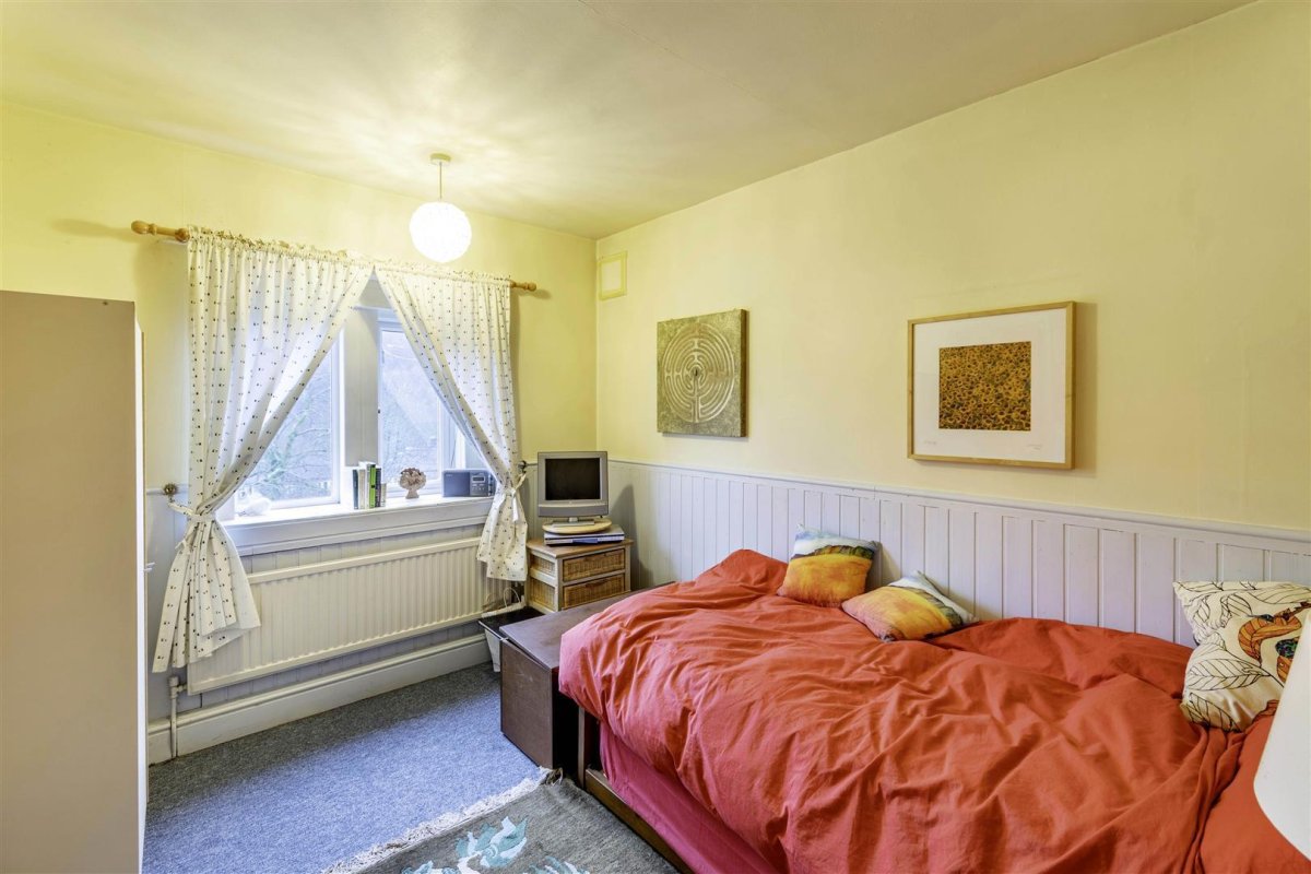 3 bedroom property for sale in Parsons Gate, Bamford, Hope Valley Offers in the region of £270,000